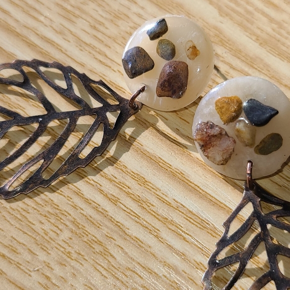 Boho Metal Feather Earrings - Picture 6 of 9